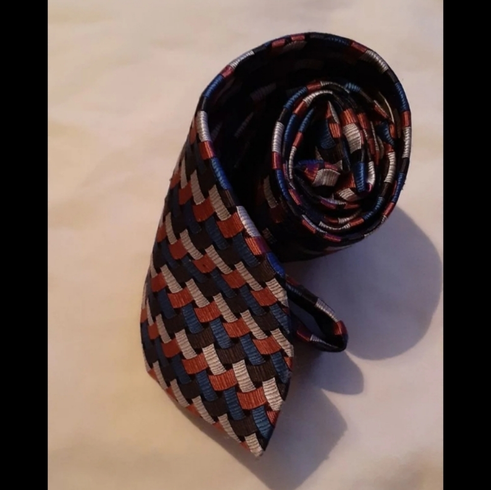 Van  Heusen edition neck tie